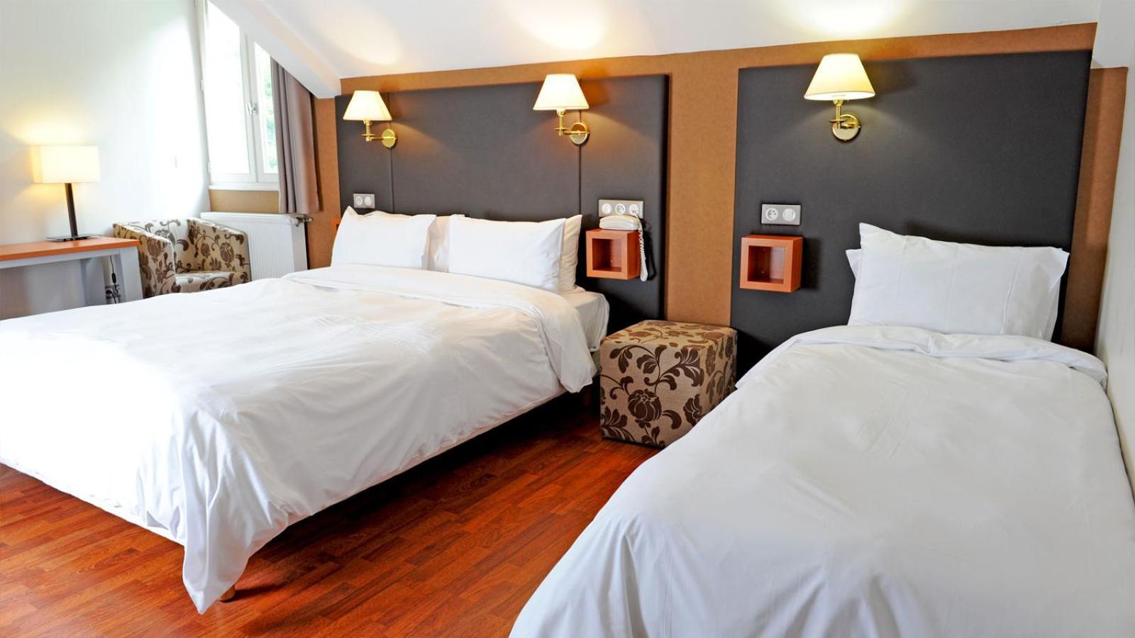 Logis Hotel La Breche De Roland Gèdre Eksteriør bilde