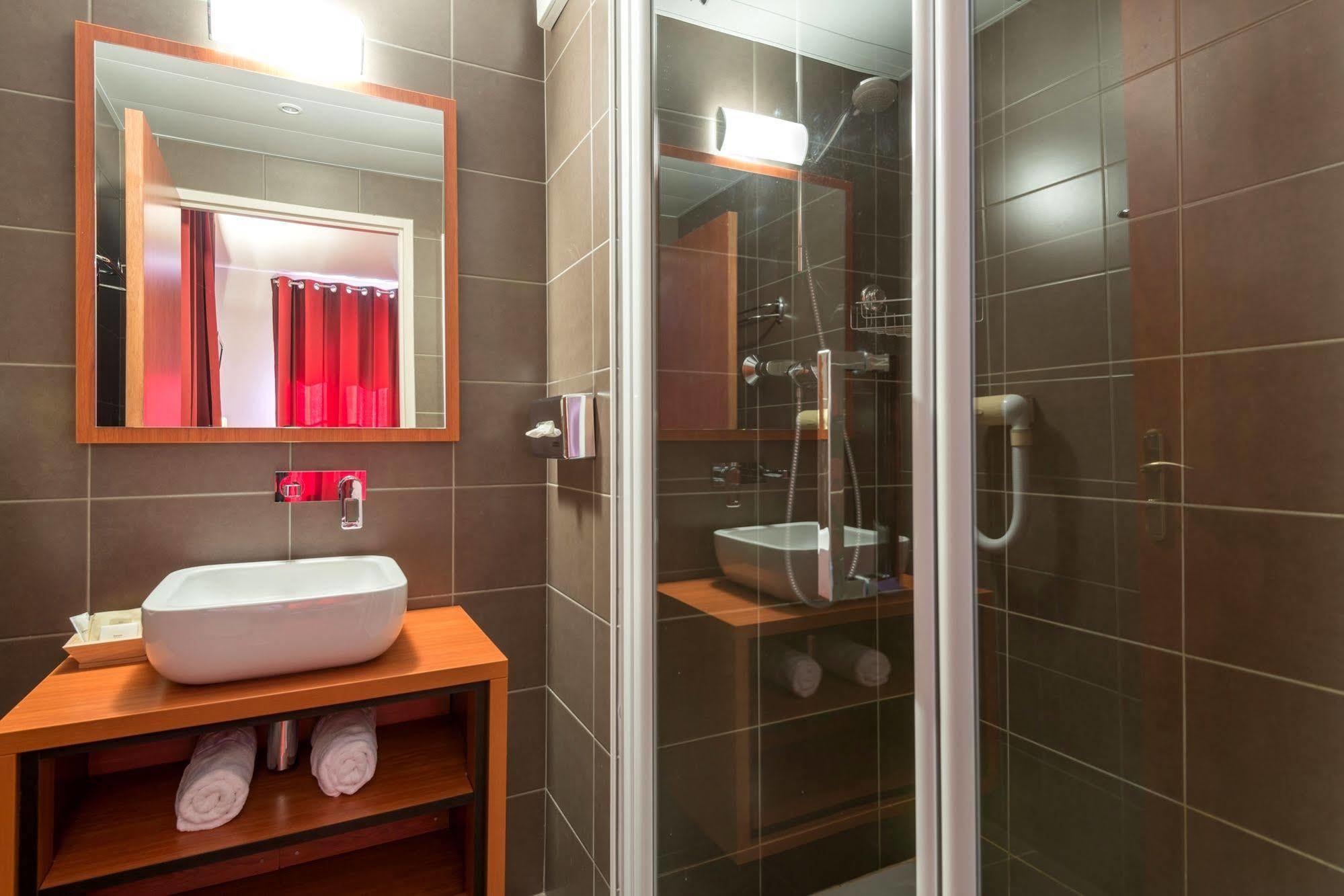Logis Hotel La Breche De Roland Gèdre Eksteriør bilde