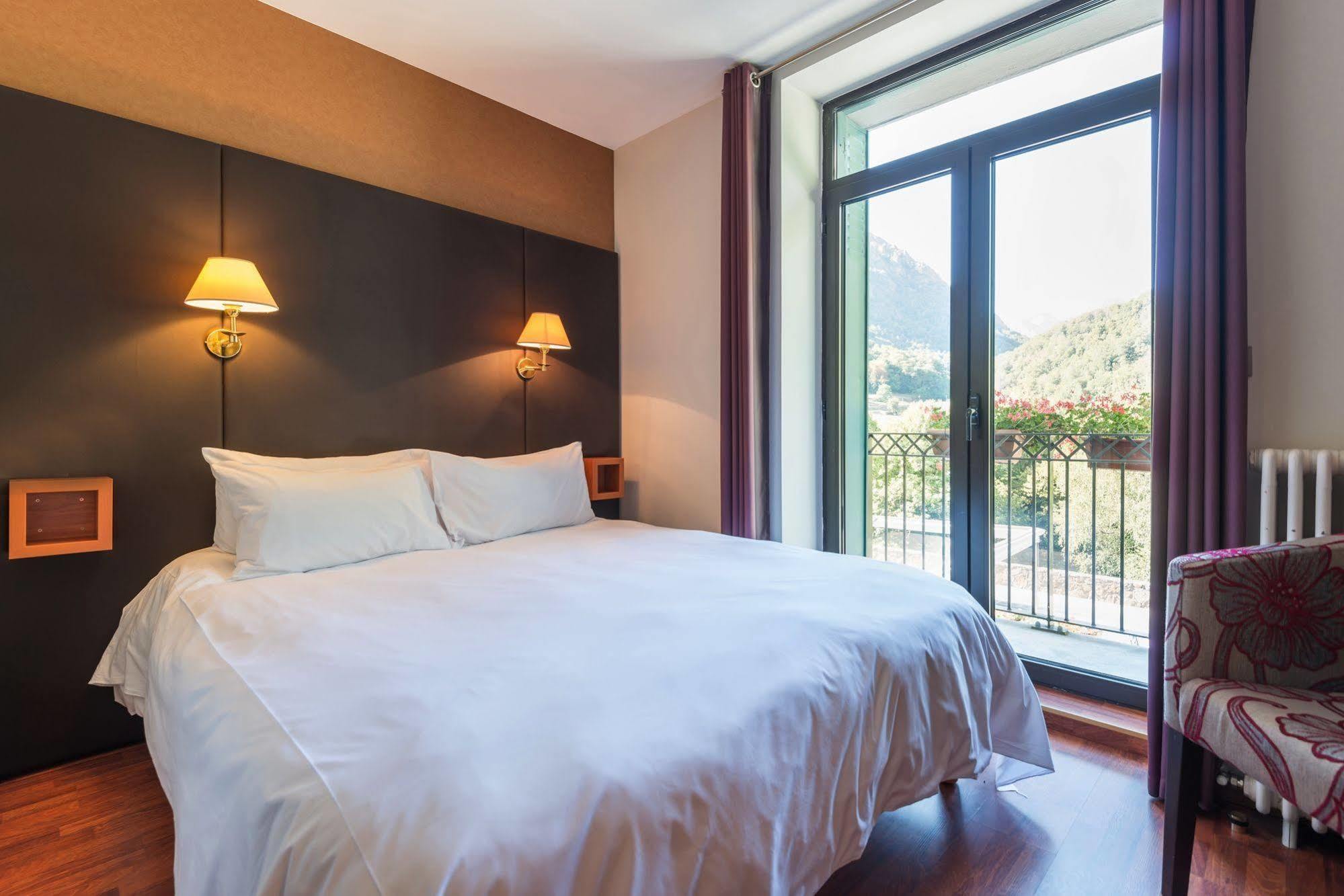 Logis Hotel La Breche De Roland Gèdre Eksteriør bilde