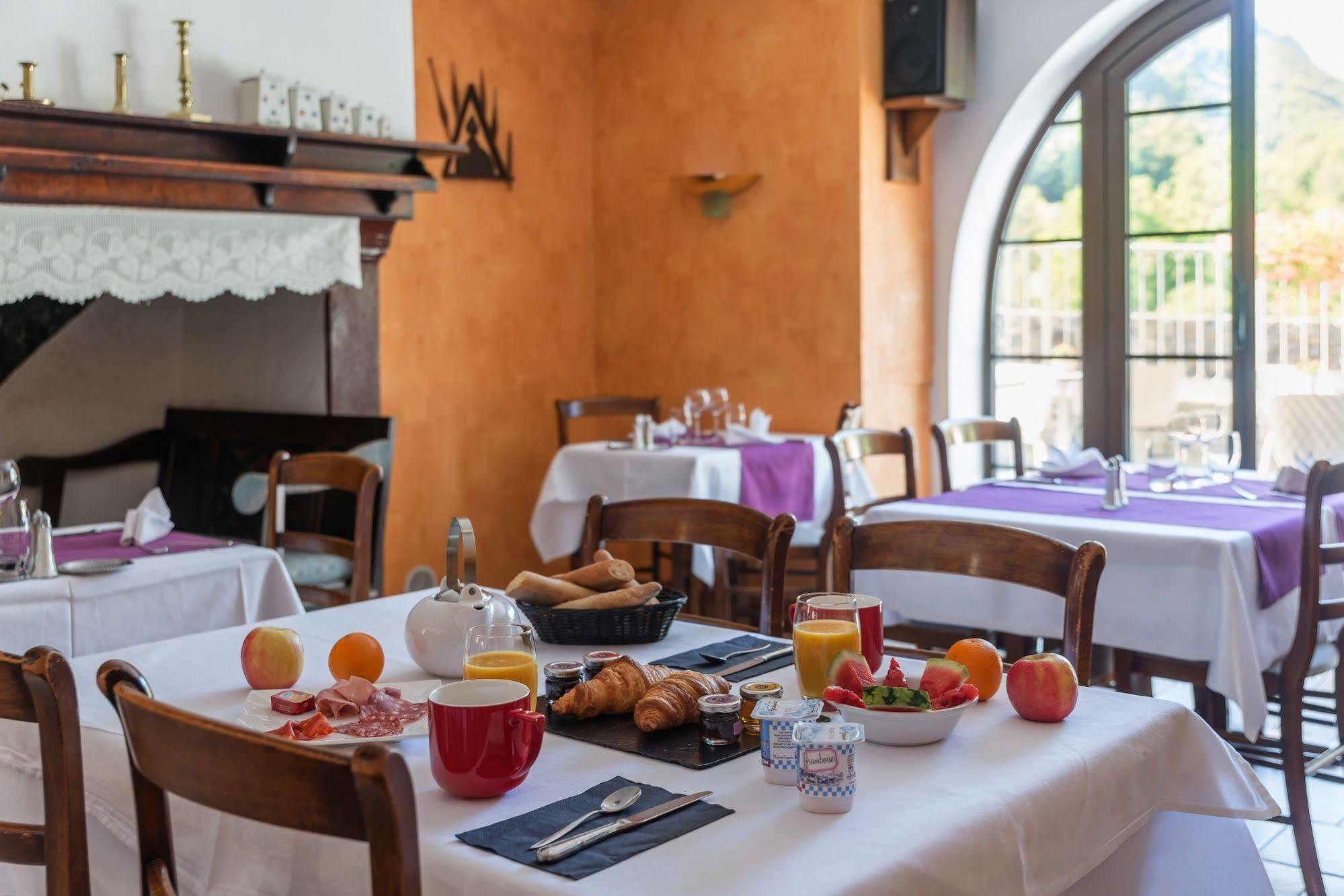 Logis Hotel La Breche De Roland Gèdre Eksteriør bilde